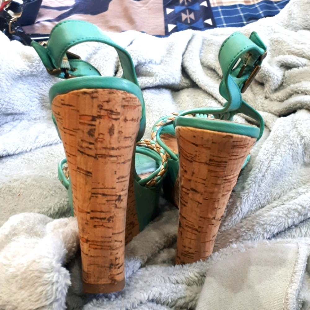 Sandals - Picture 4 of 4
